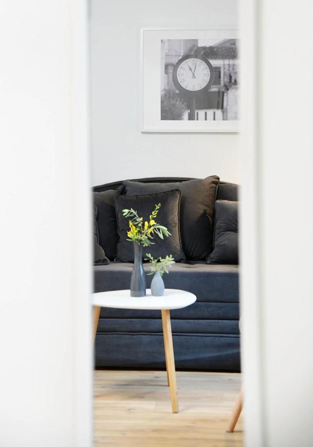 Apartment D & Studio L Dobrinj Bagian luar foto